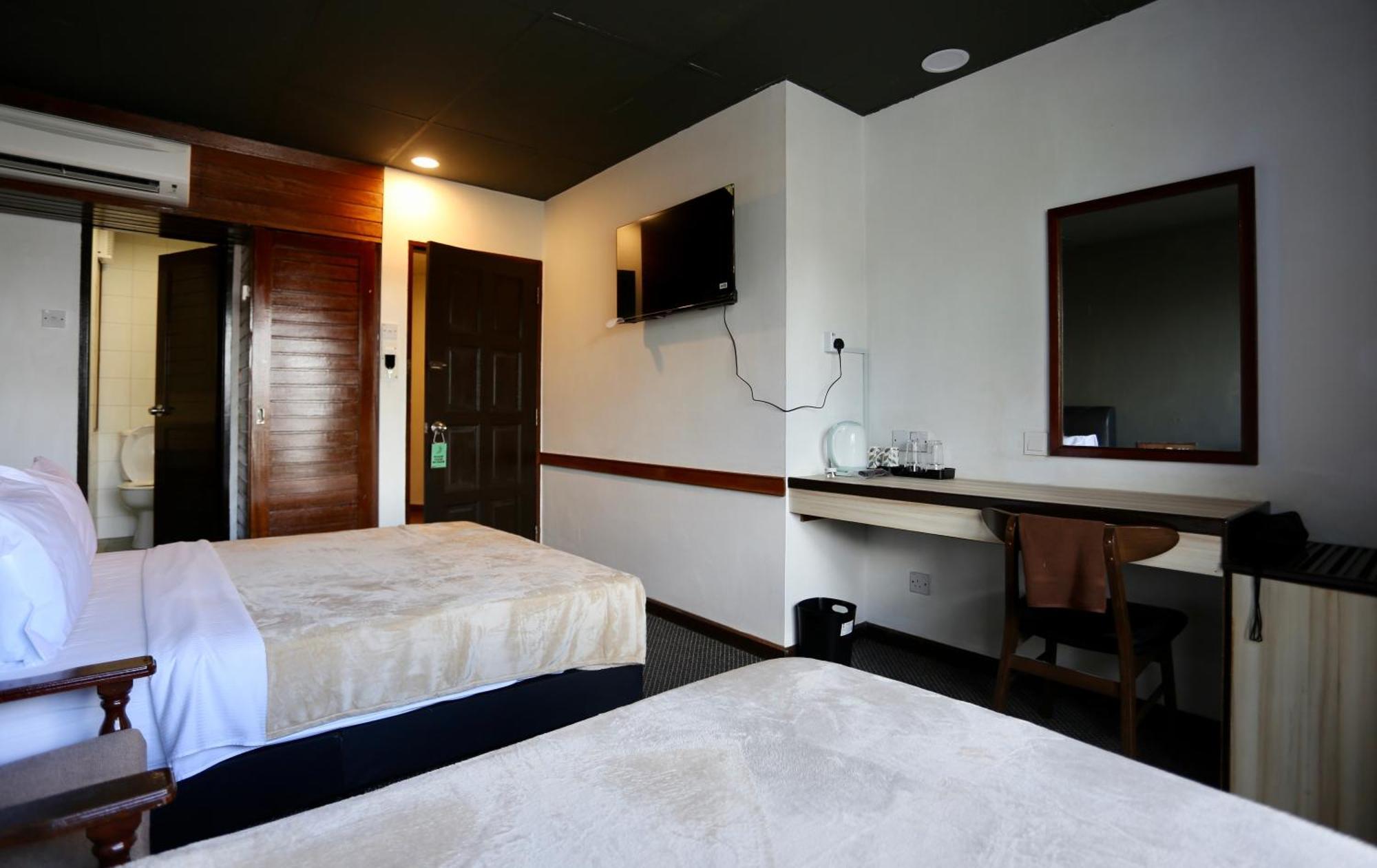 Fata Hotel By Project Borneo Kuching Exterior photo